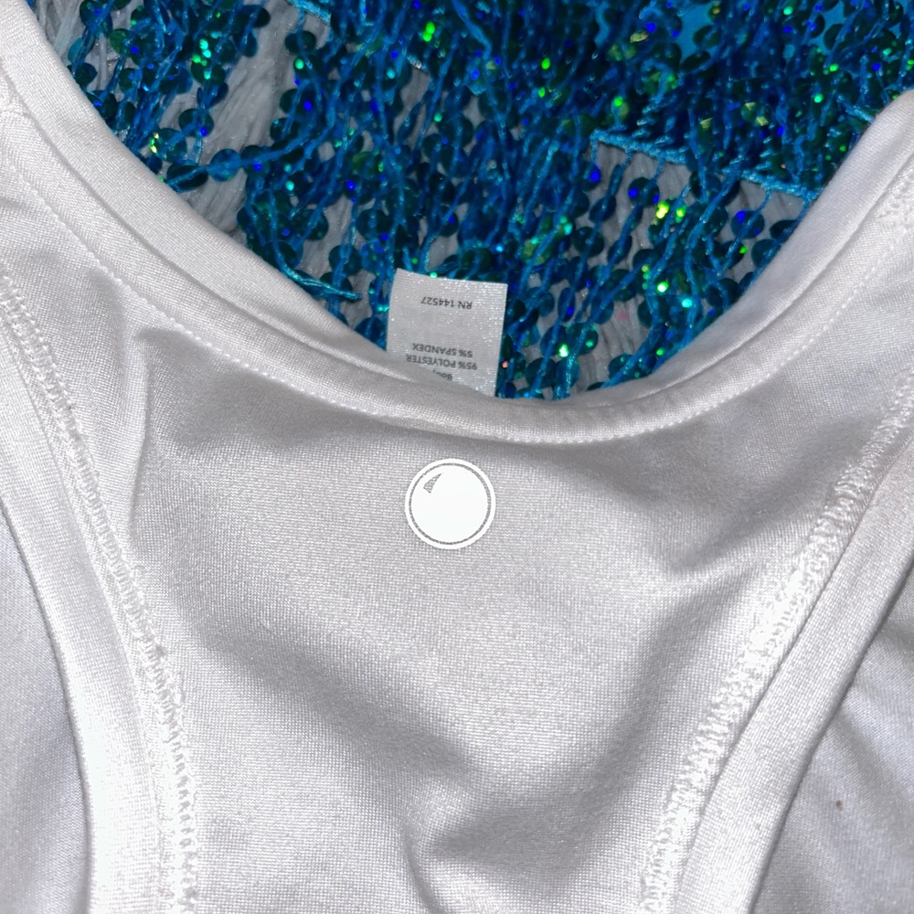 cute white tank top ! ✨🫧 - Picture 4 of 5